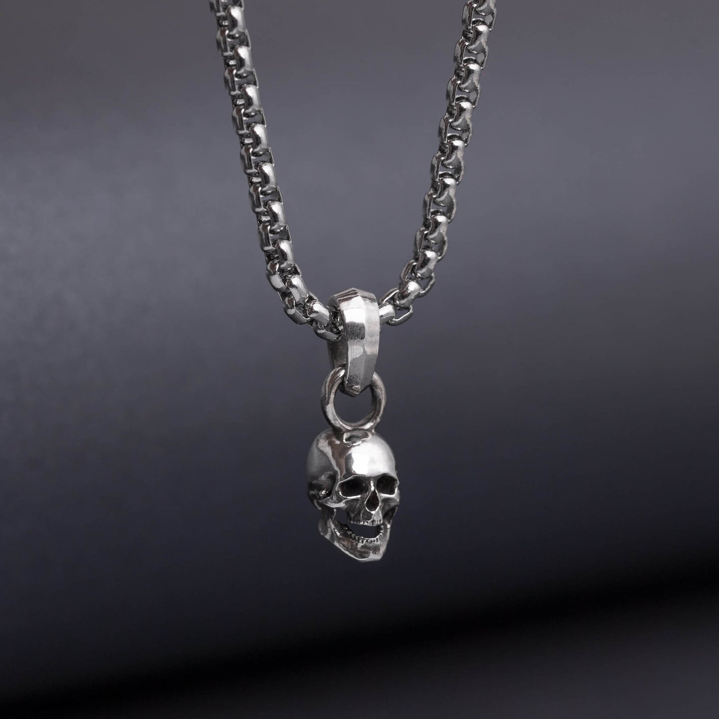 Naszyjnik srebrny "Tiny Skull"
